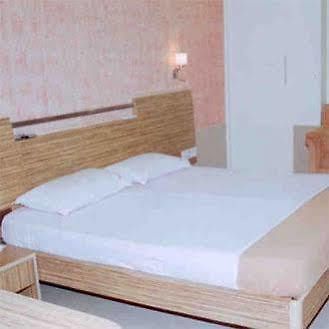 Check Inn Hotel Mumbai Bagian luar foto
